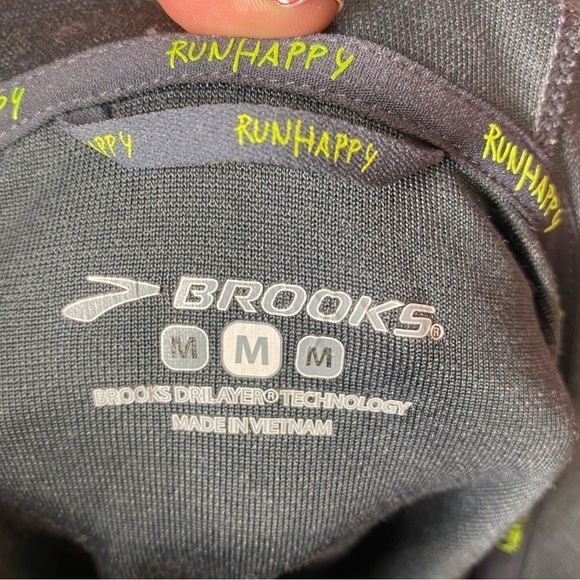 Brooks Full Zip Hooded Jacket DriLayer Technology Size M - Picture 6 of 10